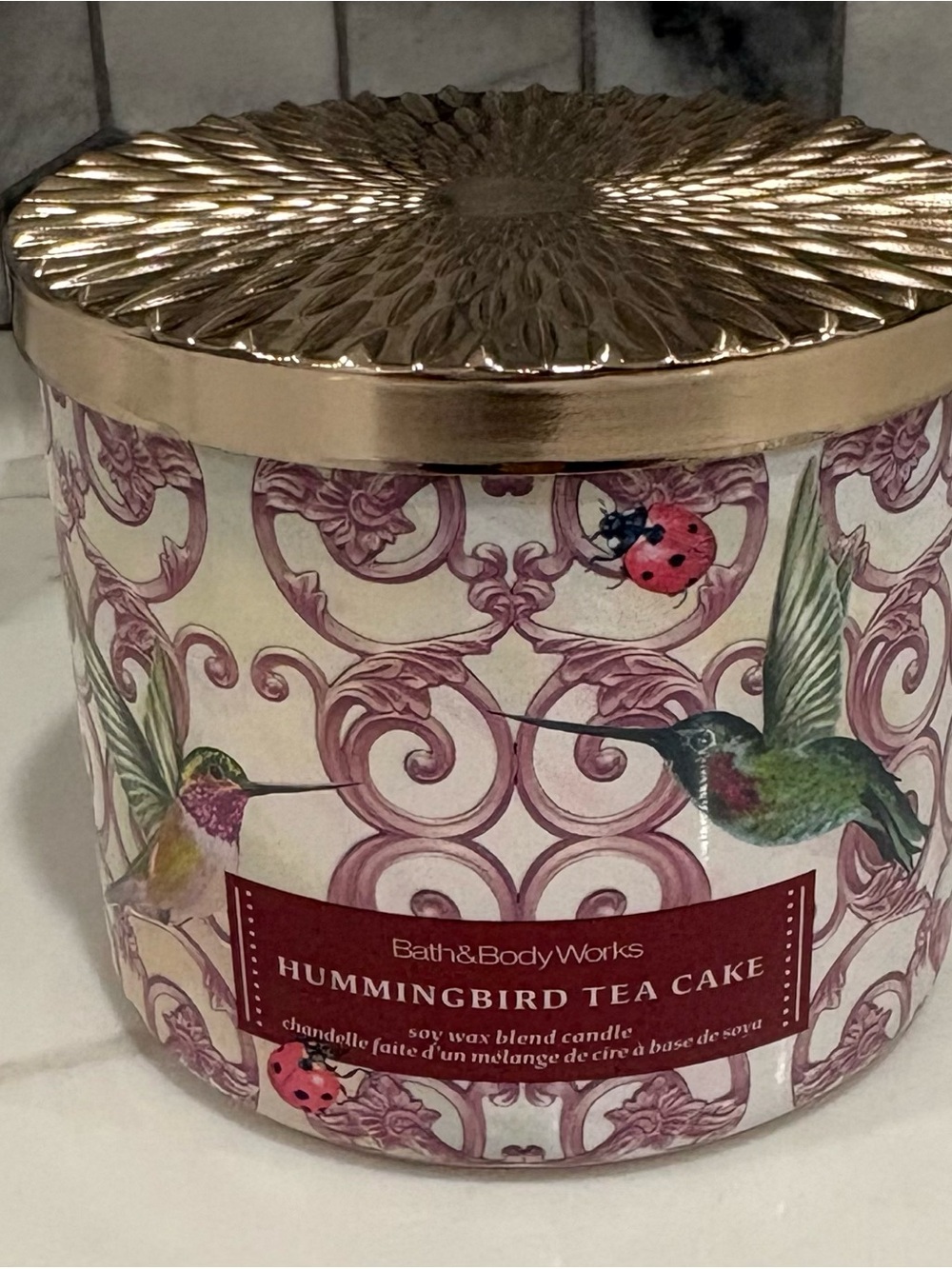 Bath & Body Works Hummingbird Tea Cake Candle